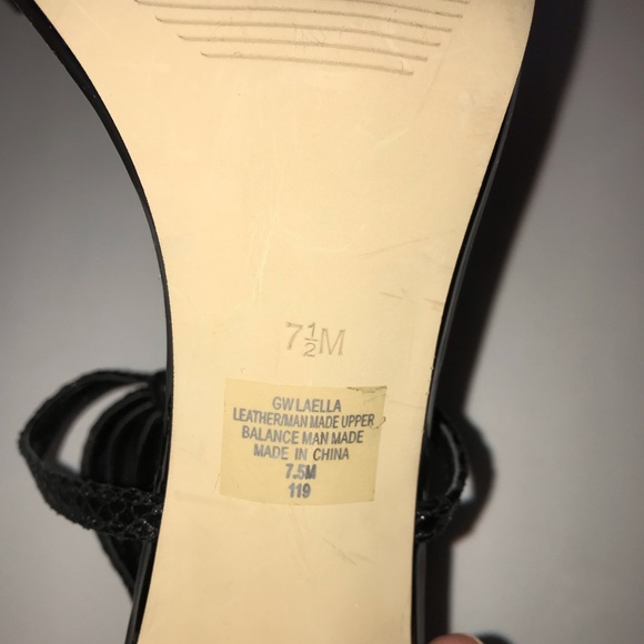 Guess heels in size 7.5 - Picture 3 of 5